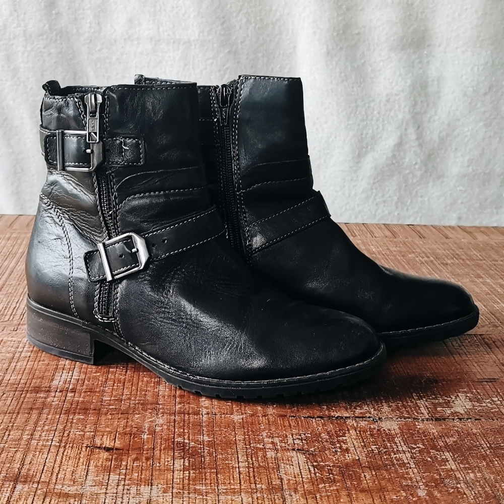 Town Shoes Black Leather Zippered Boots
